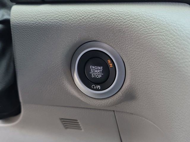Certified 2024 Chrysler Pacifica Touring-L image 35