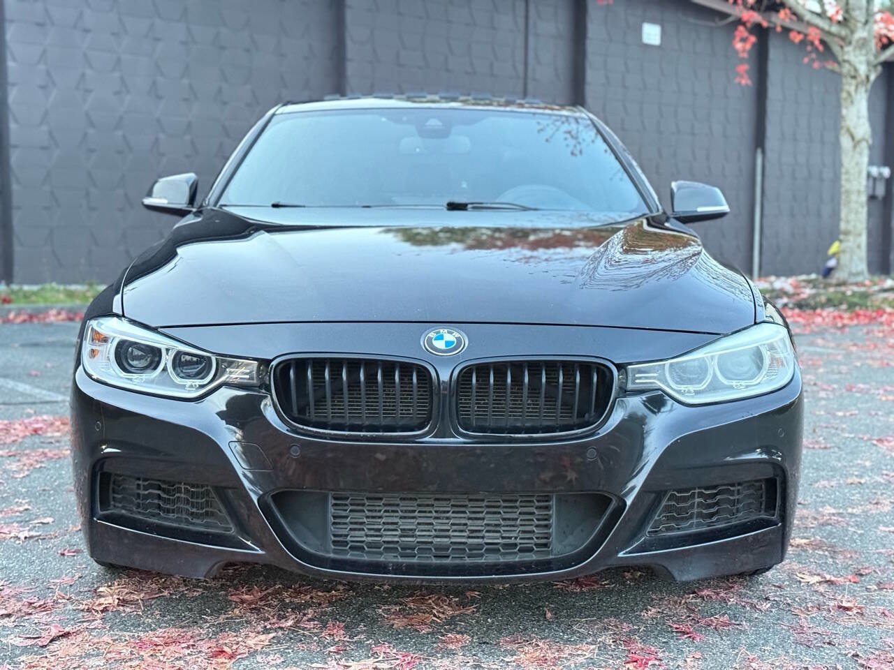 Used 2014 BMW 335i Sedan w/ Technology Package RWD image 3