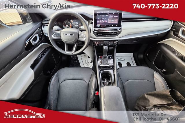 Used 2023 Jeep Compass Limited w/ Sun and Sound Group AWD/4WD image 12