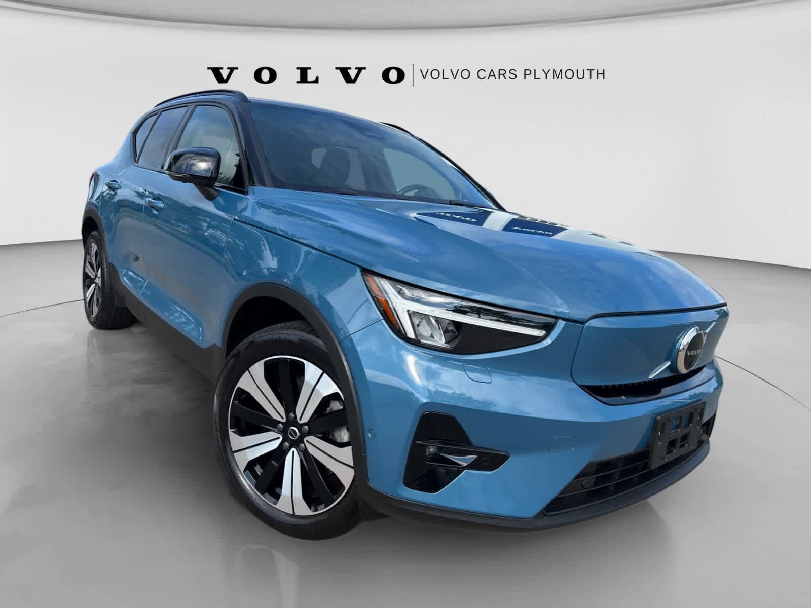 Used 2023 Volvo XC40 Recharge Plus w/ Protection Package Premier AWD/4WD image 2