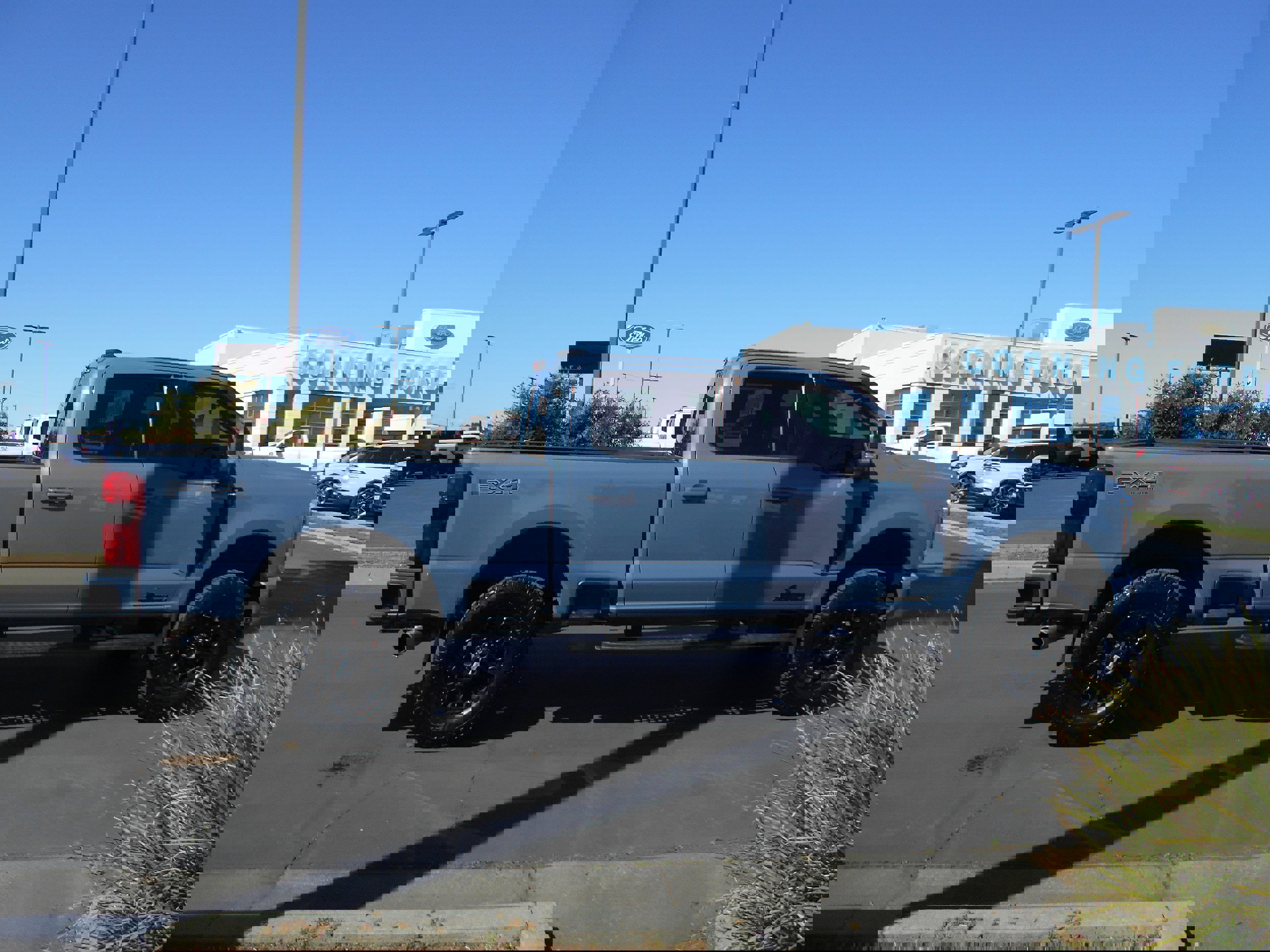 Used 2023 Ford F350 Lariat w/ Lariat Ultimate Package image 9