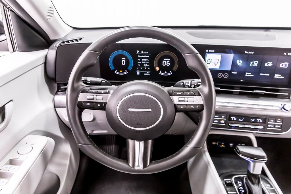 Used 2024 Hyundai Kona SEL FWD image 19