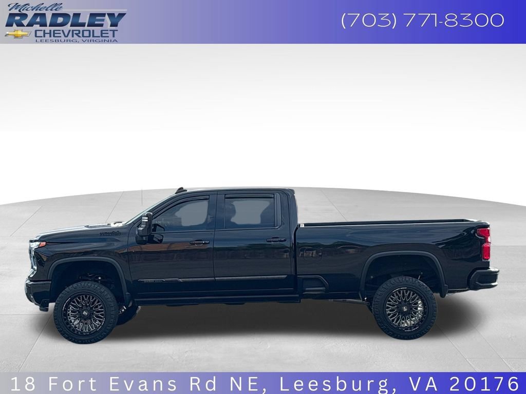Used 2024 Chevrolet Silverado 3500 High Country w/ Midnight Edition AWD/4WD video 2