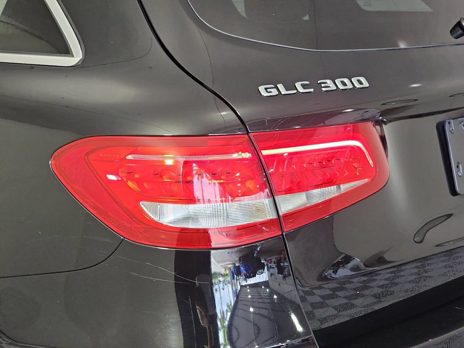 Used 2017 Mercedes-Benz GLC 300 4MATIC image 30