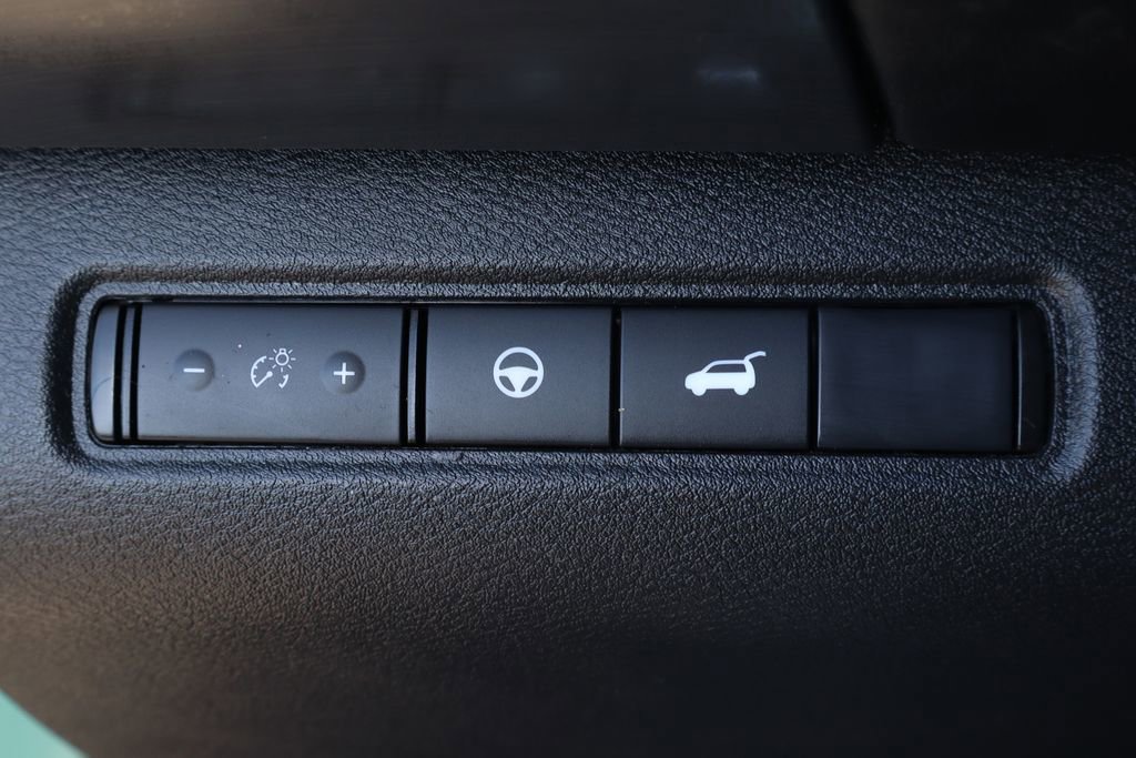 Used 2025 Nissan Pathfinder SL w/ SL Premium Package image 19