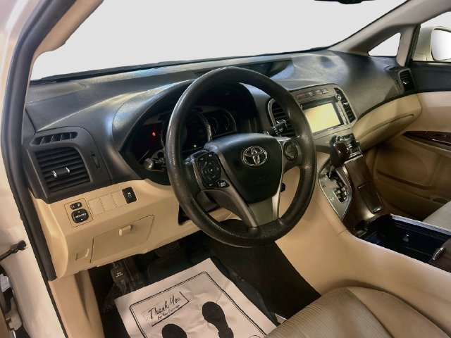 Used 2013 Toyota Venza LE FWD image 9