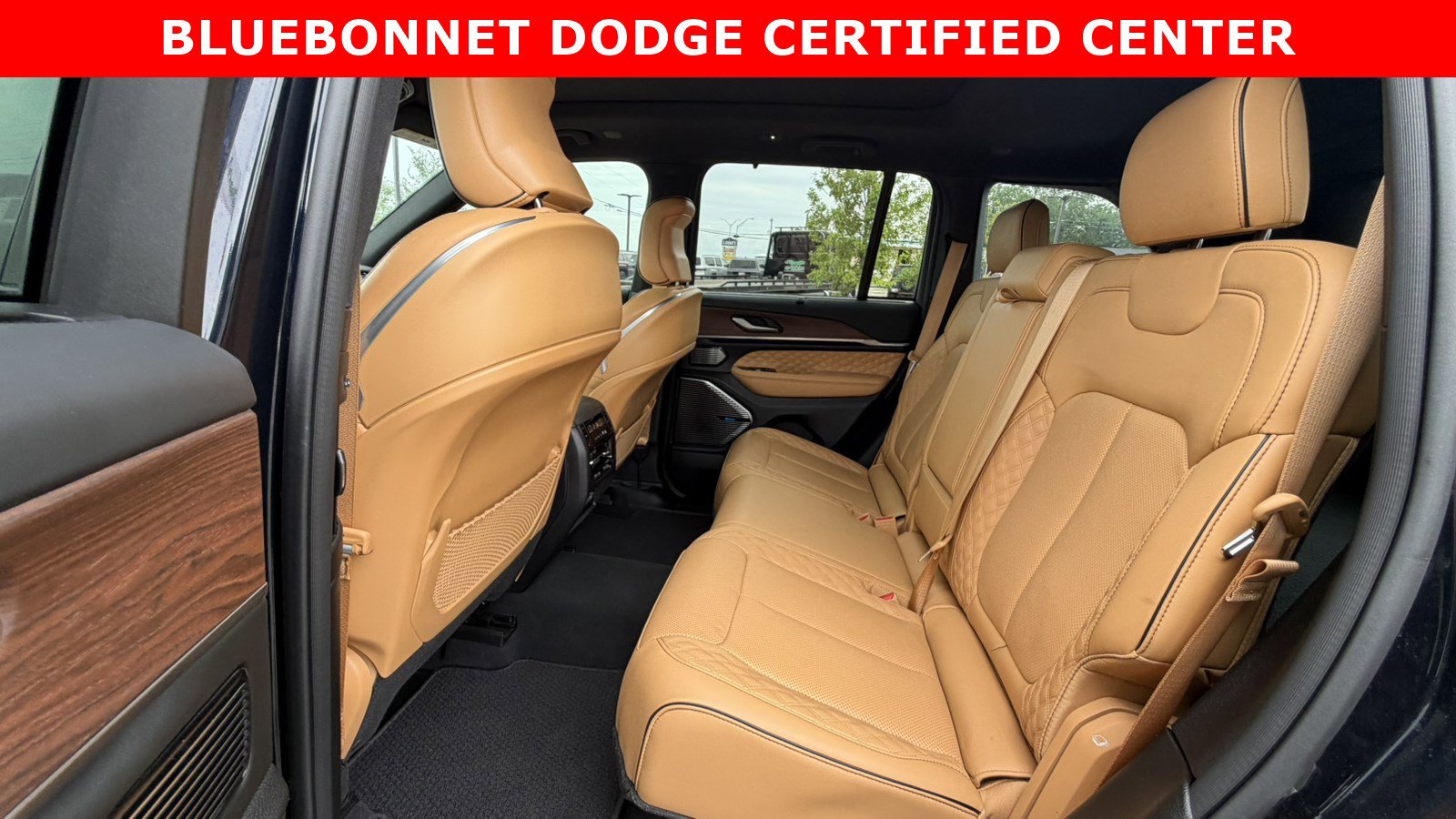 Used 2023 Jeep Grand Cherokee Summit w/ Adv Protech Group IV AWD/4WD image 15