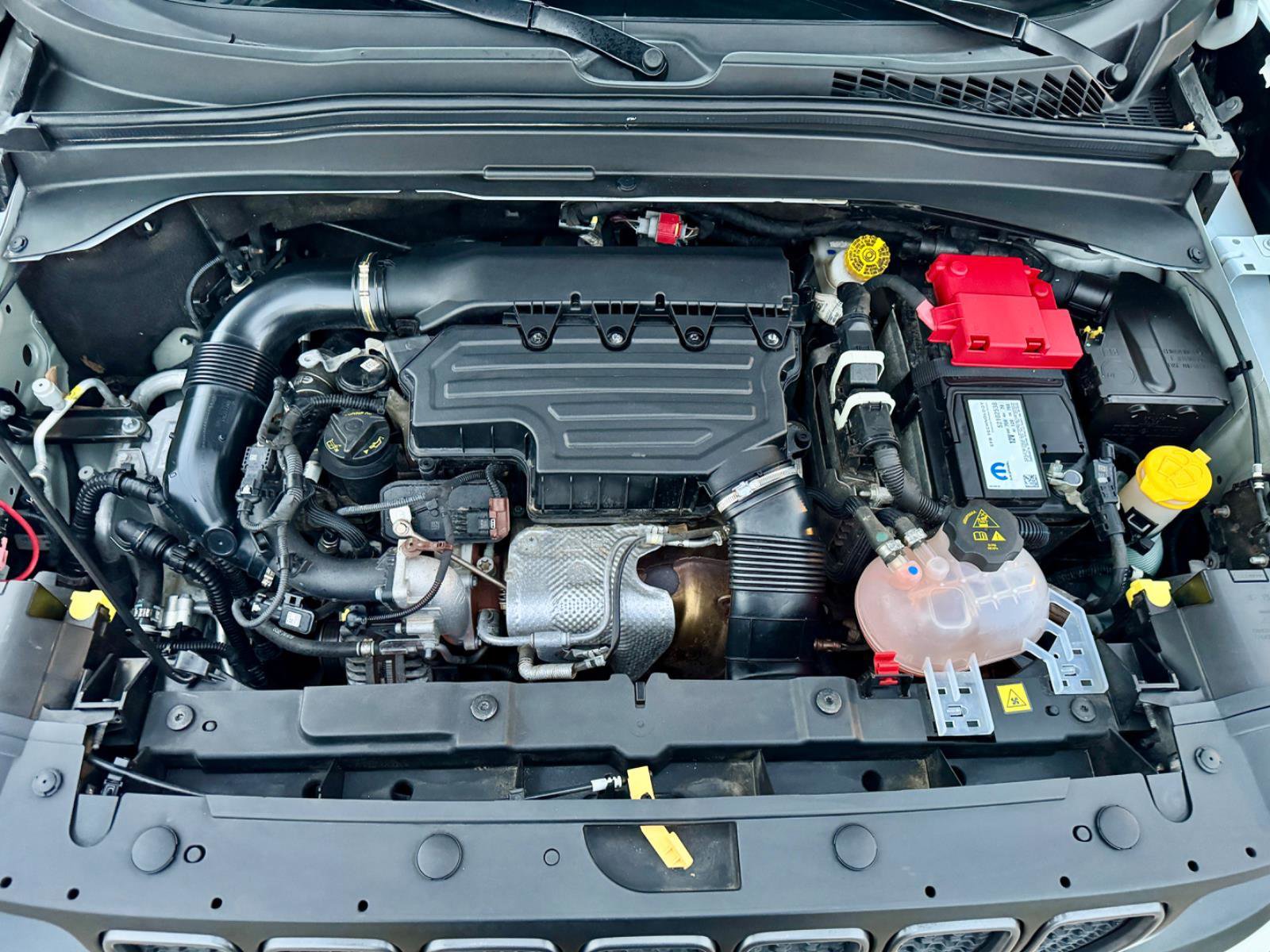 Used 2023 Jeep Renegade Trailhawk image 29