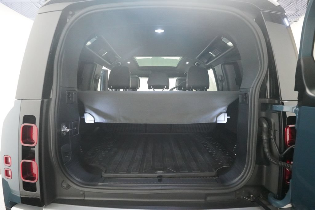 Used 2025 Land Rover Defender 110 S AWD/4WD image 10