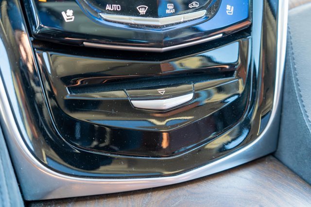 Used 2019 Cadillac Escalade Luxury image 34