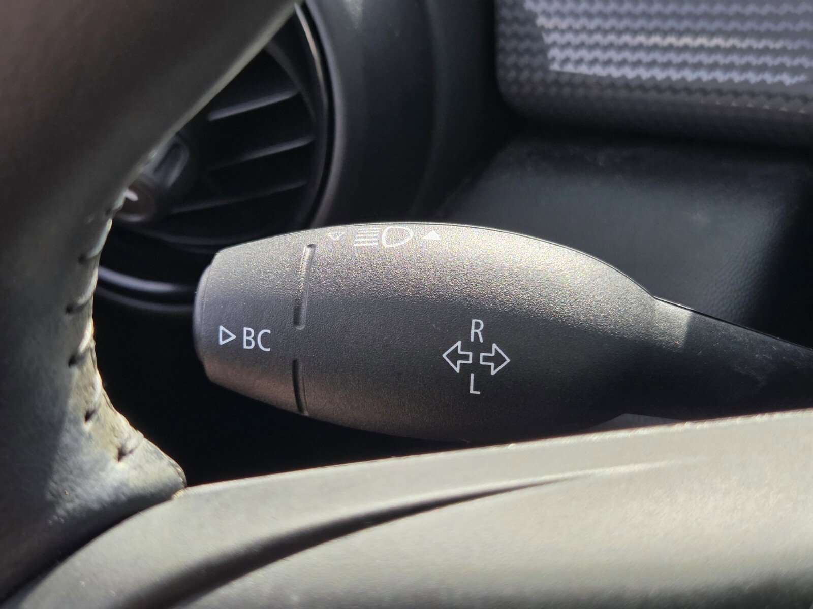Used 2018 MINI Cooper 2-Door Hardtop FWD image 31