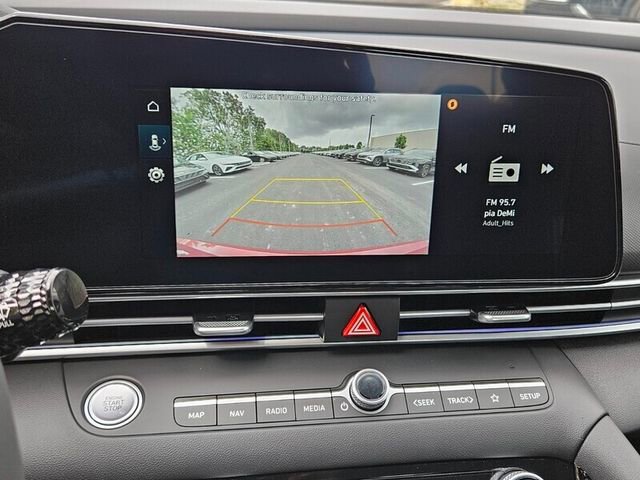 Used 2025 Hyundai Elantra SEL FWD image 12