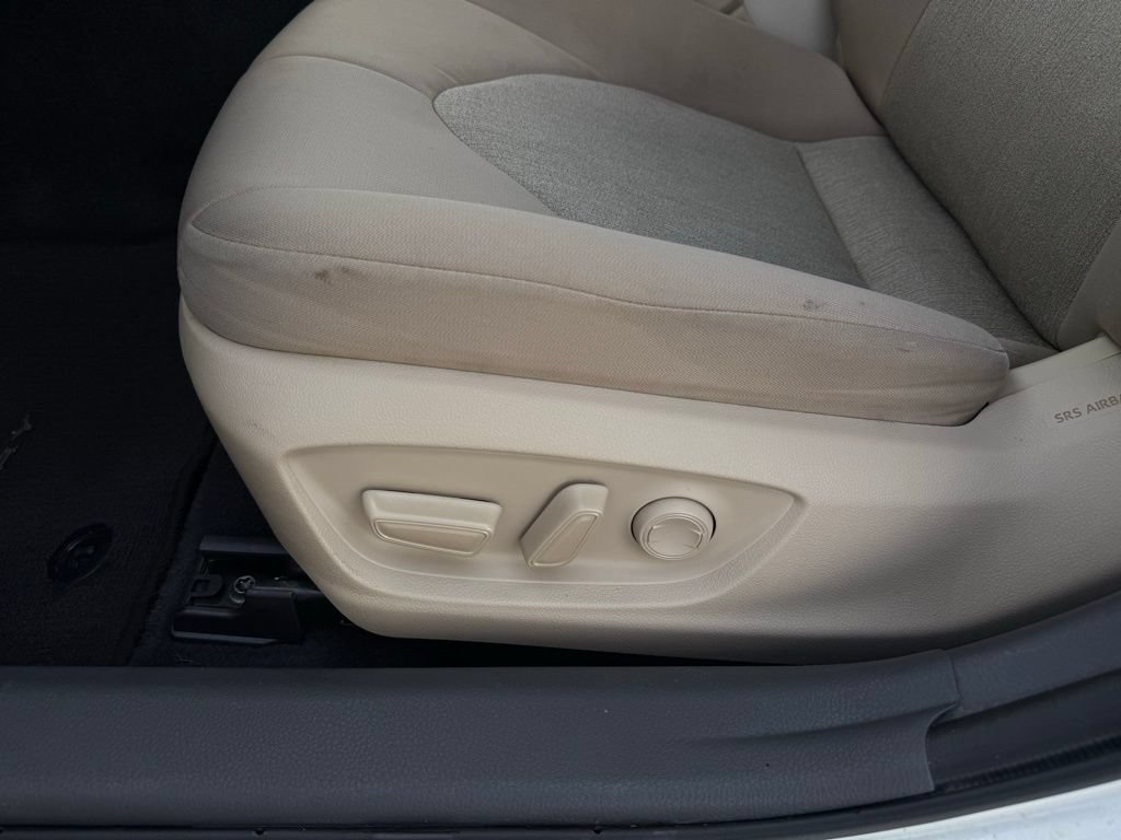 Used 2023 Toyota Camry LE FWD image 12