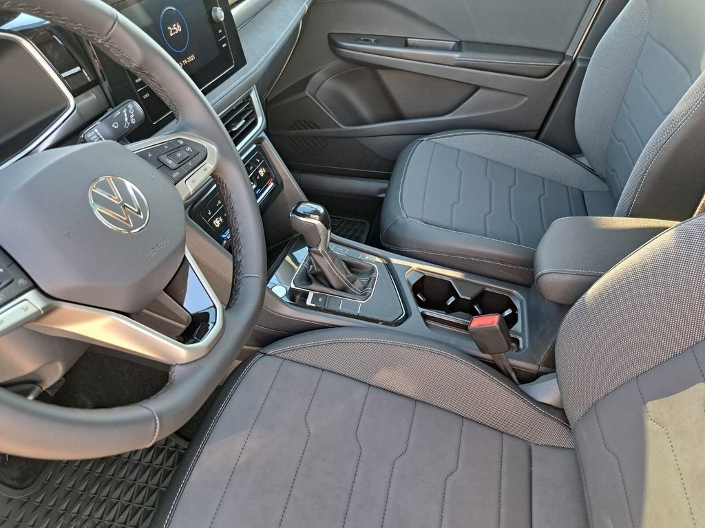 New 2026 Volkswagen Taos SE image 20