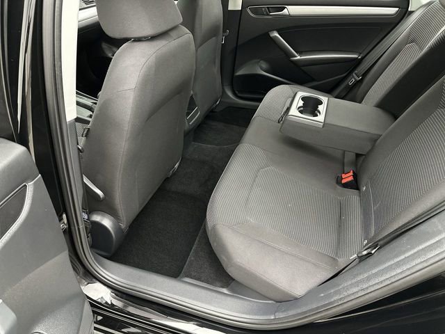 Used 2016 Volkswagen Passat 1.8T S image 21
