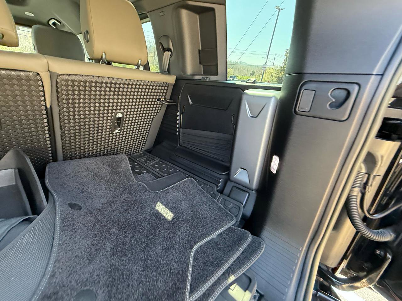 Used 2023 Land Rover Defender 110 X image 33