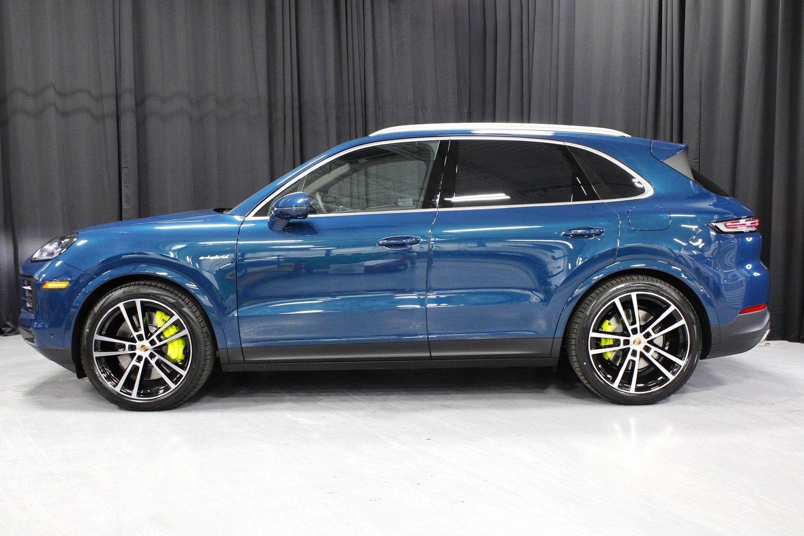 New 2026 Porsche Cayenne S image 2