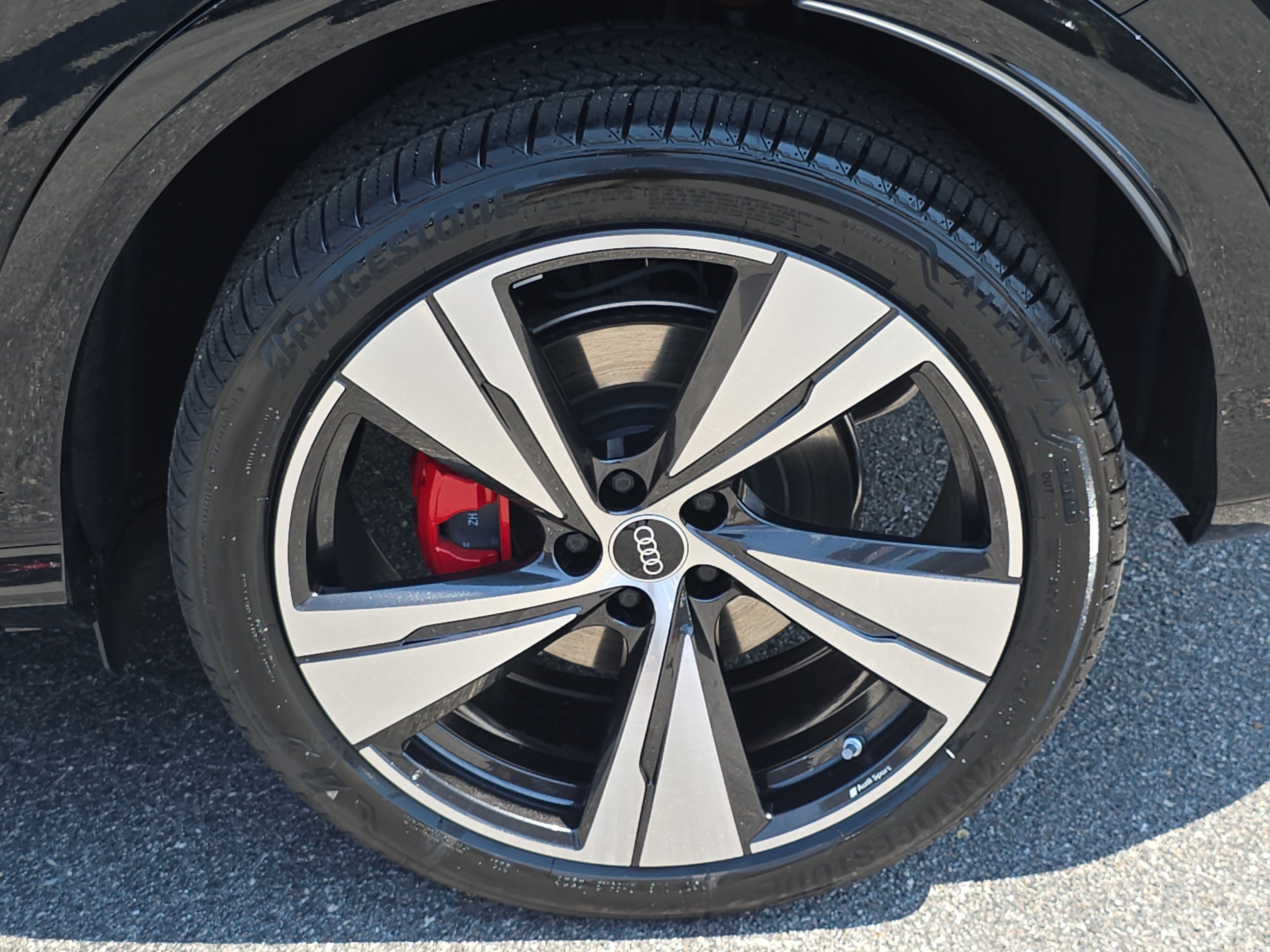 New 2026 Audi SQ5 Prestige AWD/4WD image 31