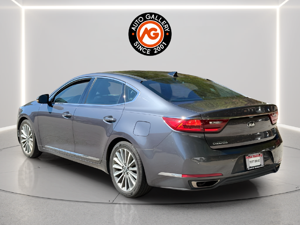 Used 2017 Kia Cadenza Technology FWD image 5