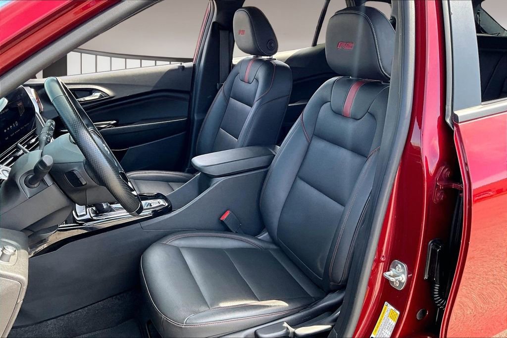 Used 2025 Chevrolet Trax RS w/ Sunroof Package image 25