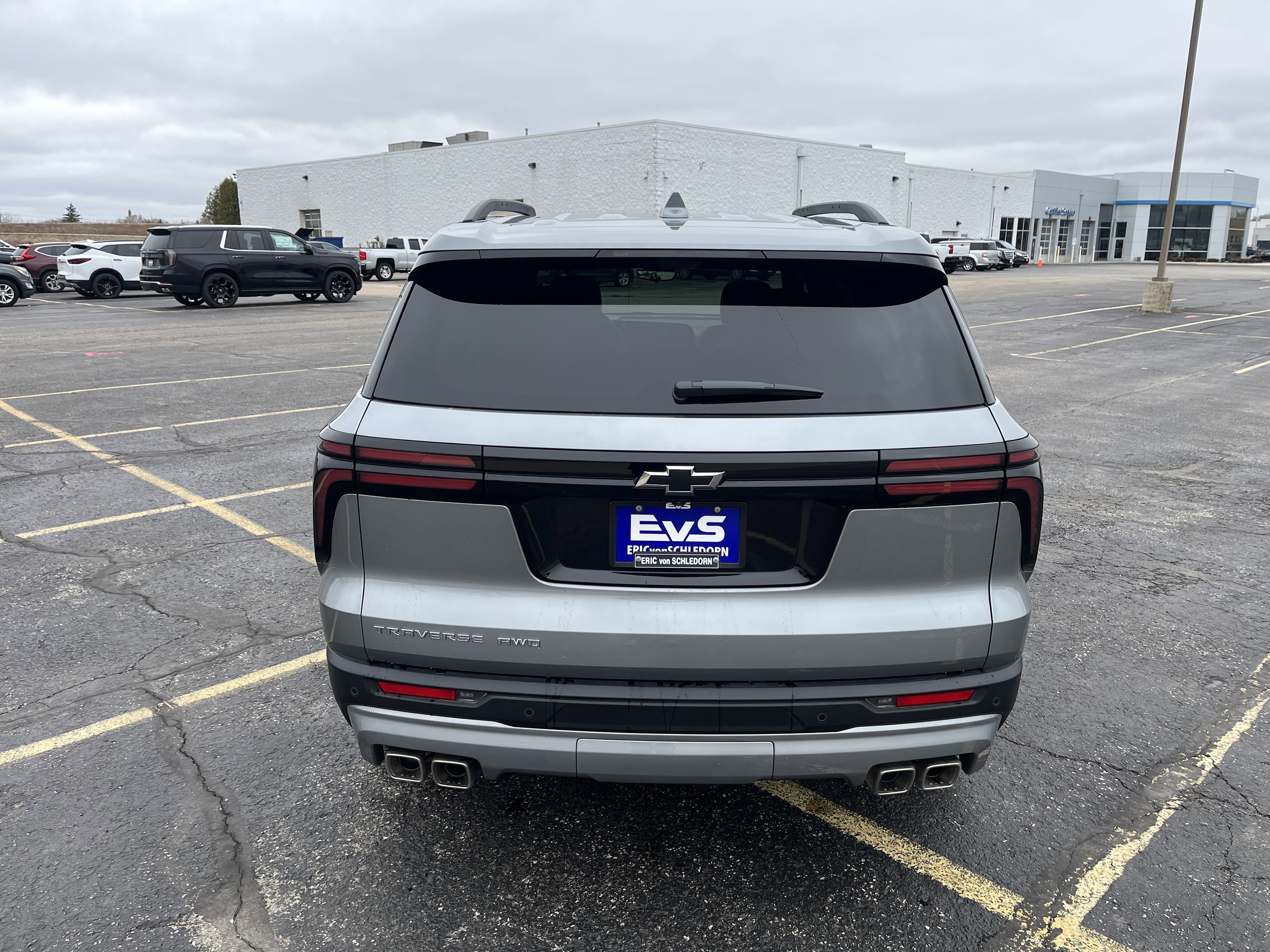 Used 2026 Chevrolet Traverse LT w/ Sun and Wheel Package image 5