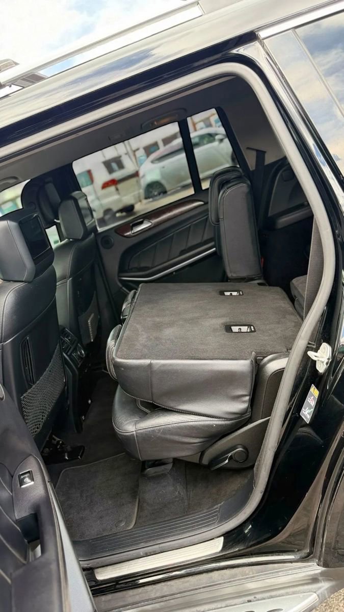 Used 2015 Mercedes-Benz GL 550 4MATIC image 15