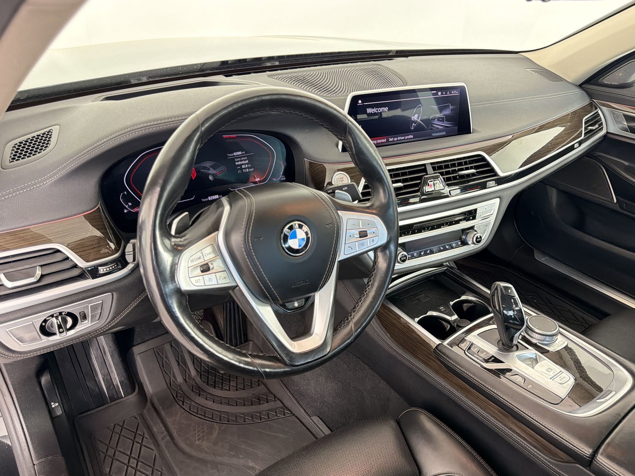 Used 2020 BMW 740i w/ Premium Package image 4