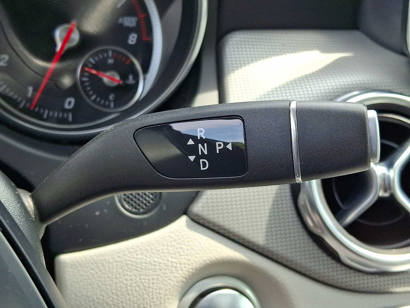 Used 2018 Mercedes-Benz GLA 250 4MATIC image 15