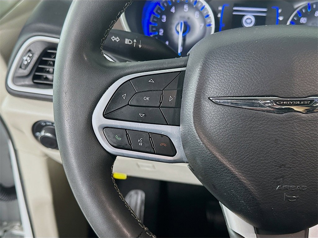 Used 2023 Chrysler Voyager LX image 26