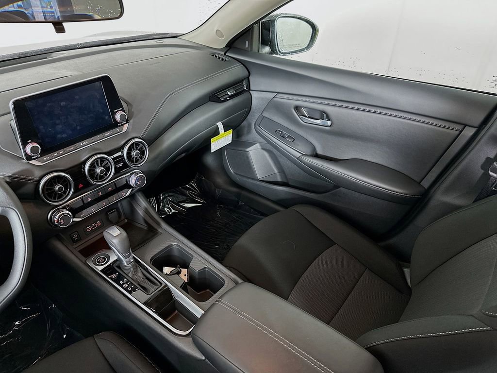 Certified 2025 Nissan Sentra SV FWD image 30