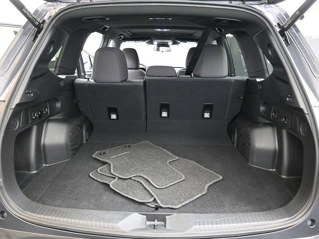 Certified 2025 Subaru Forester Premium image 17