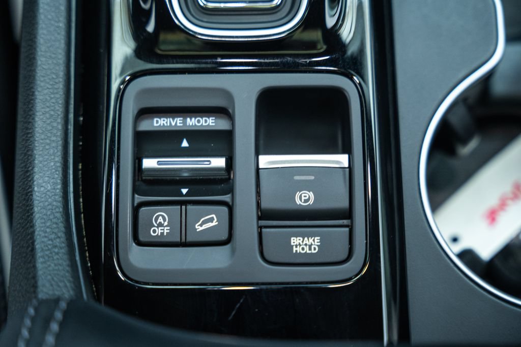 Used 2025 Honda Pilot Elite image 29