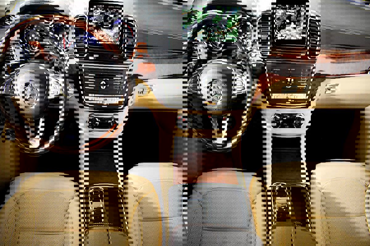 Used 2016 Mercedes-Benz GLE 300d 4MATIC image 23