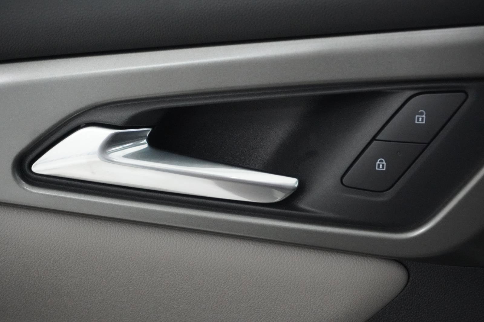 New 2026 Chevrolet Traverse LT w/ Sun and Wheel Package image 16