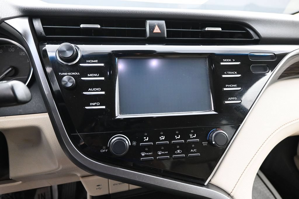 Used 2018 Toyota Camry LE FWD image 15