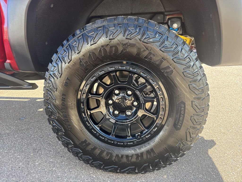 Certified 2025 GMC Canyon AT4 w/ AT4X AEV Edition image 8