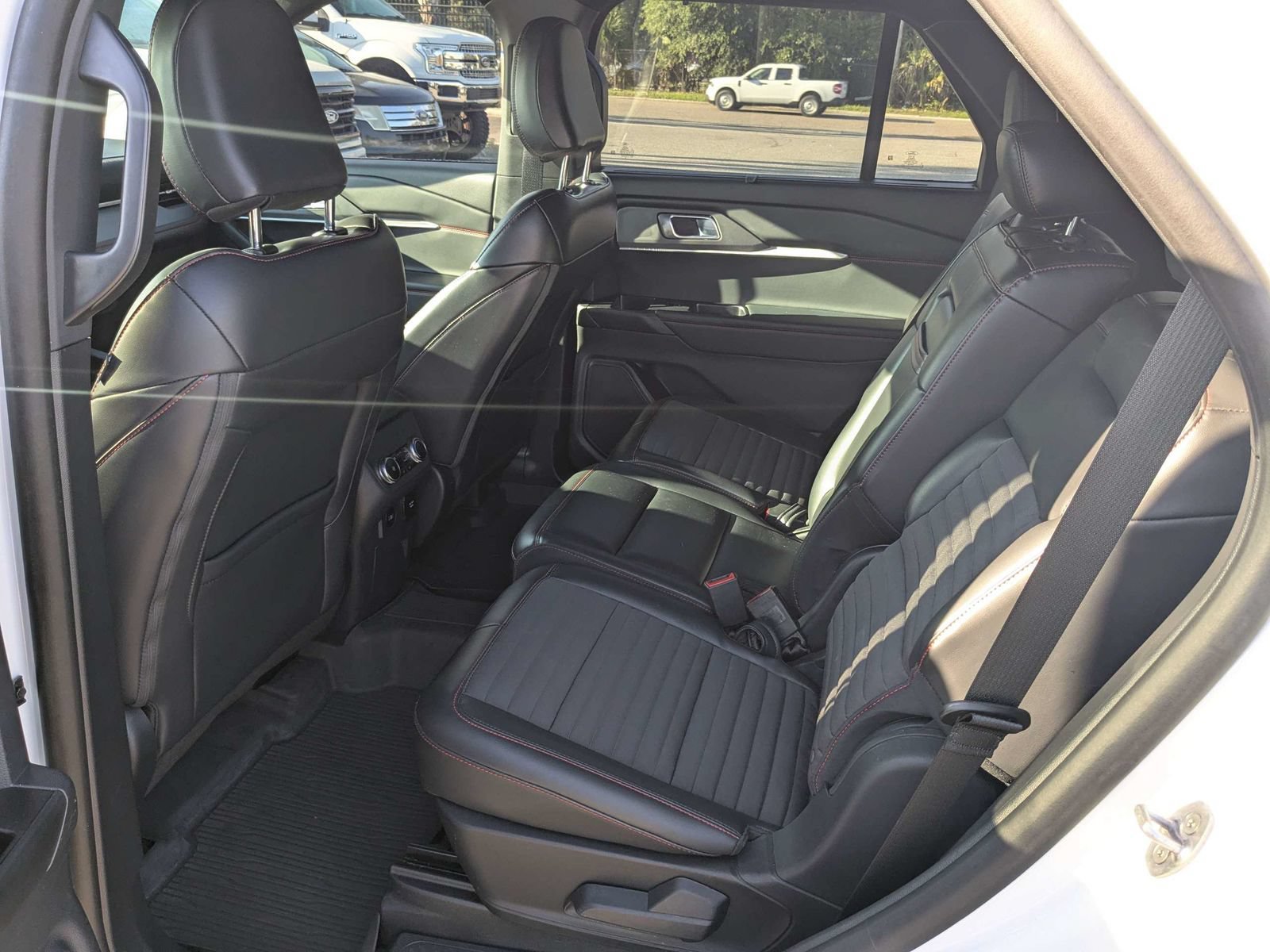 Used 2025 Ford Explorer ST-Line w/ Premium Package AWD/4WD image 15