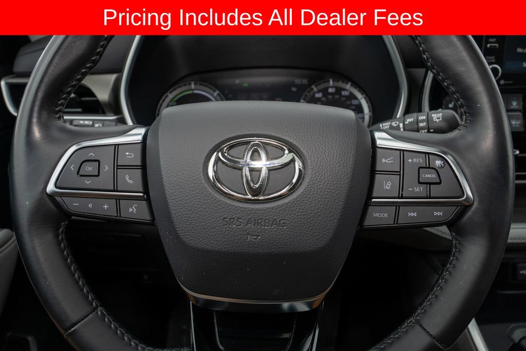 Used 2021 Toyota Highlander XLE FWD image 21