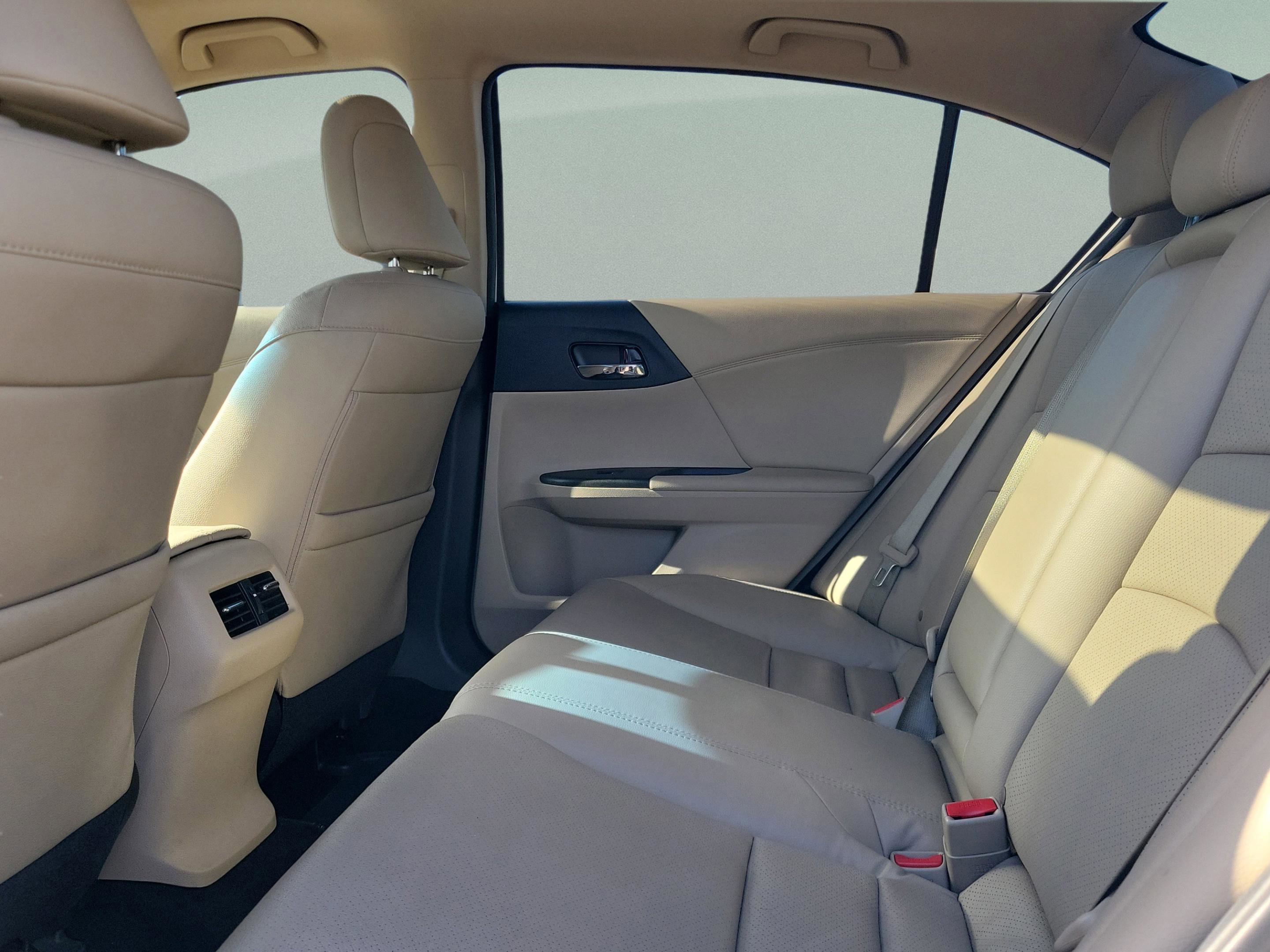 Used 2016 Honda Accord EX-L image 8