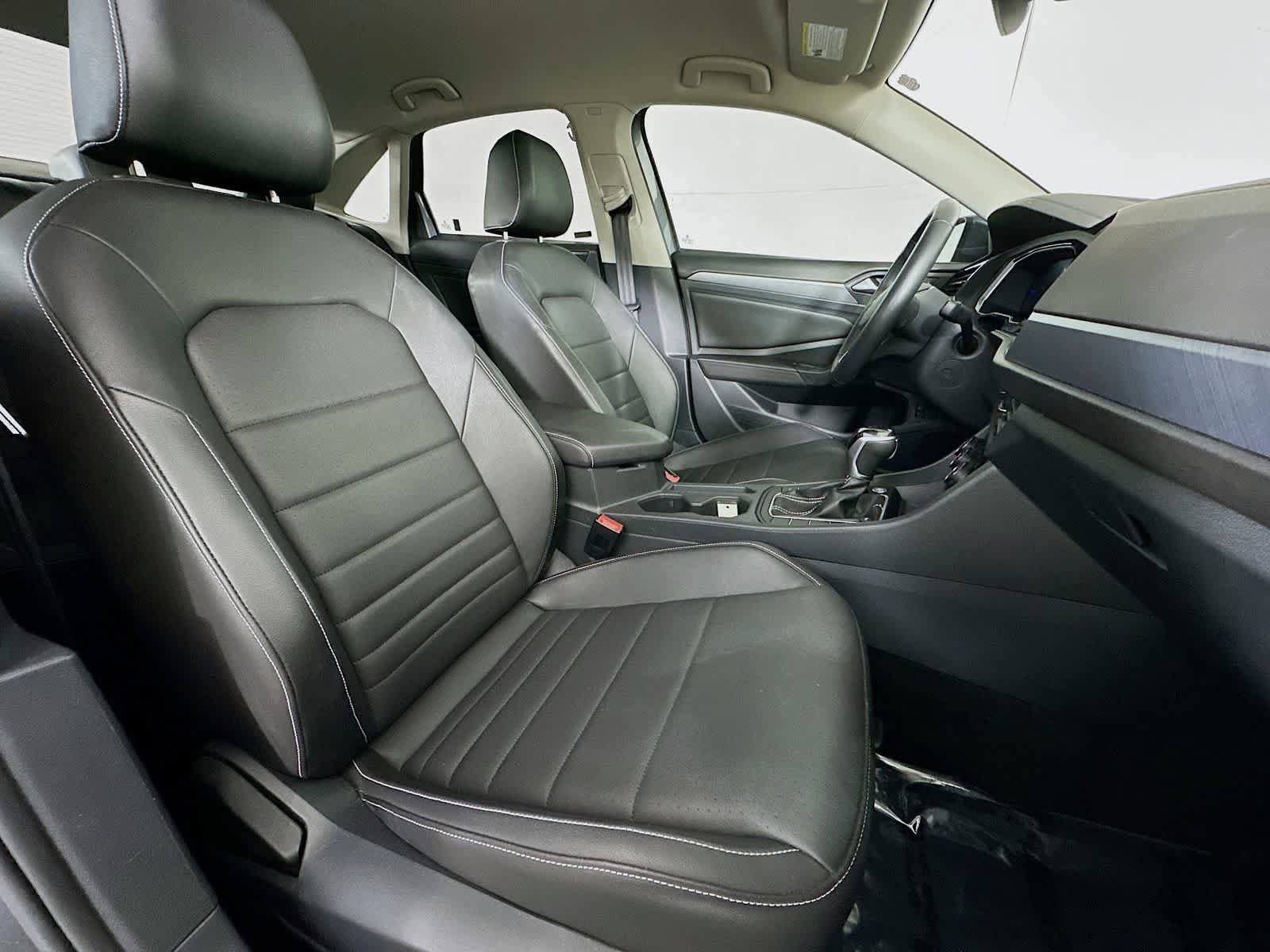 Used 2024 Volkswagen Jetta SE FWD image 14