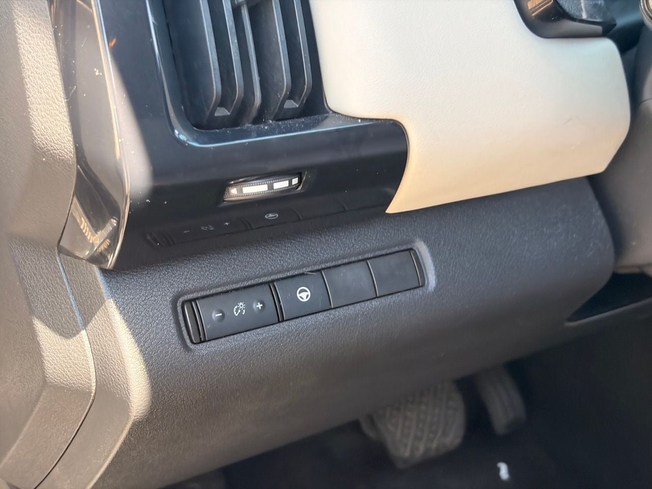 Certified 2022 Nissan Pathfinder SV FWD image 20