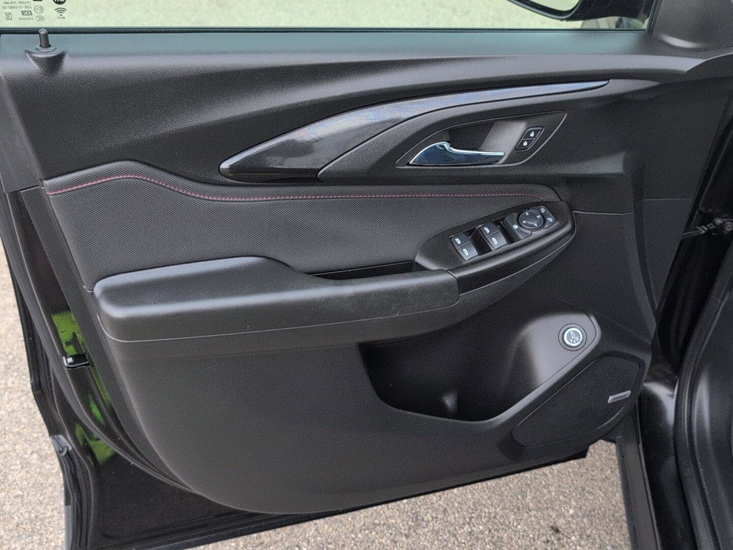 Used 2023 Chevrolet TrailBlazer RS w/ Sun and Liftgate Package FWD image 16