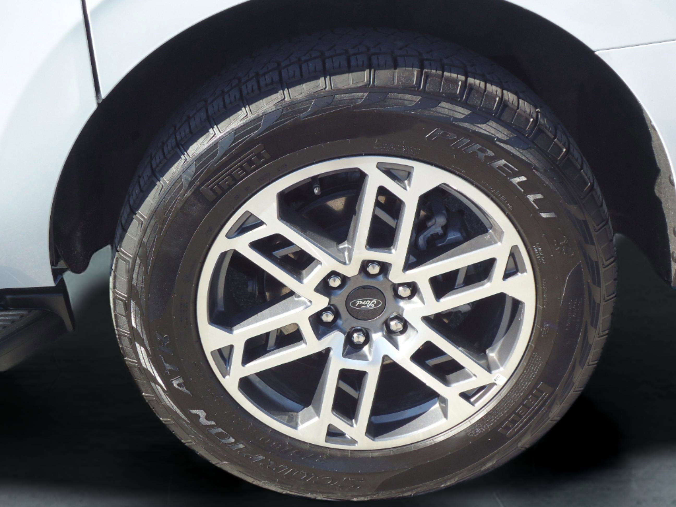 Used 2025 Ford Expedition Max Active AWD/4WD image 9