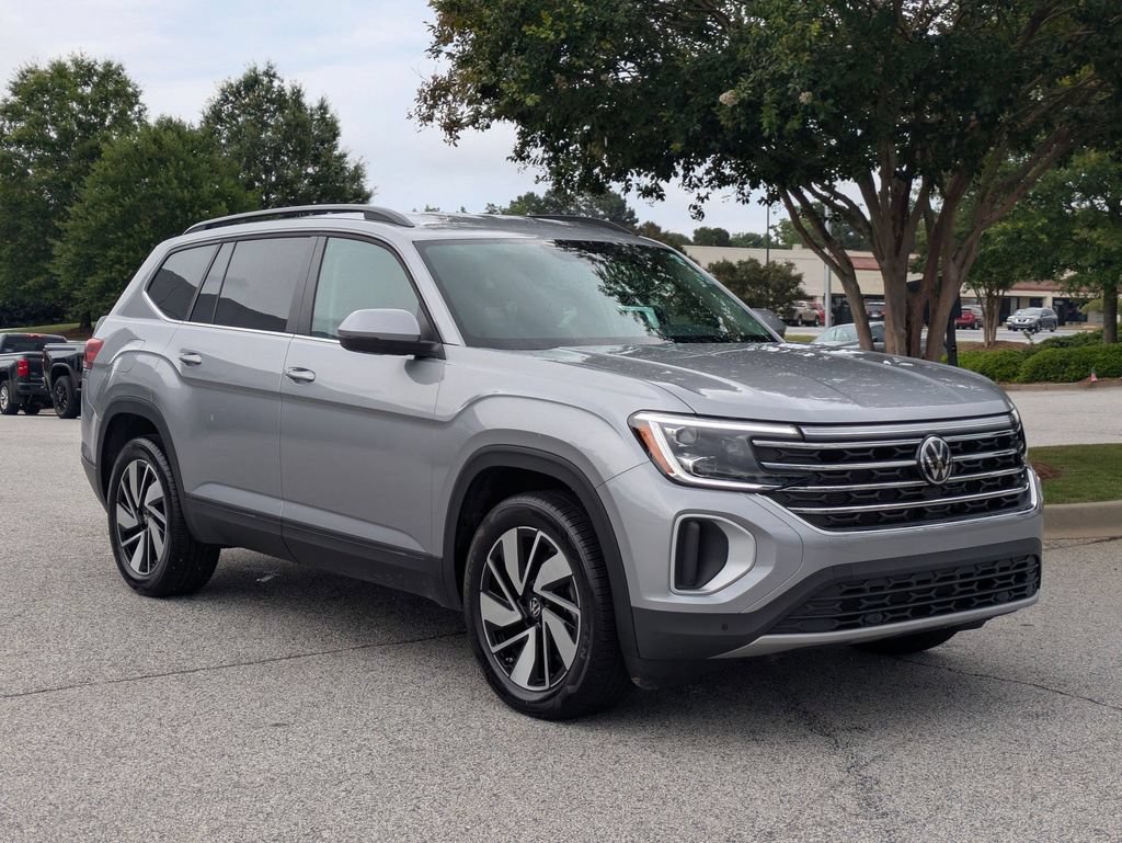 Used 2026 Volkswagen Atlas SE FWD image 2