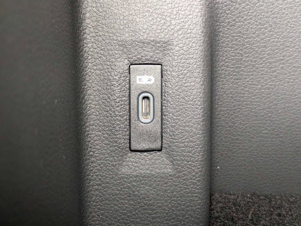 Certified 2023 Volkswagen Atlas Cross Sport SE AWD/4WD image 34