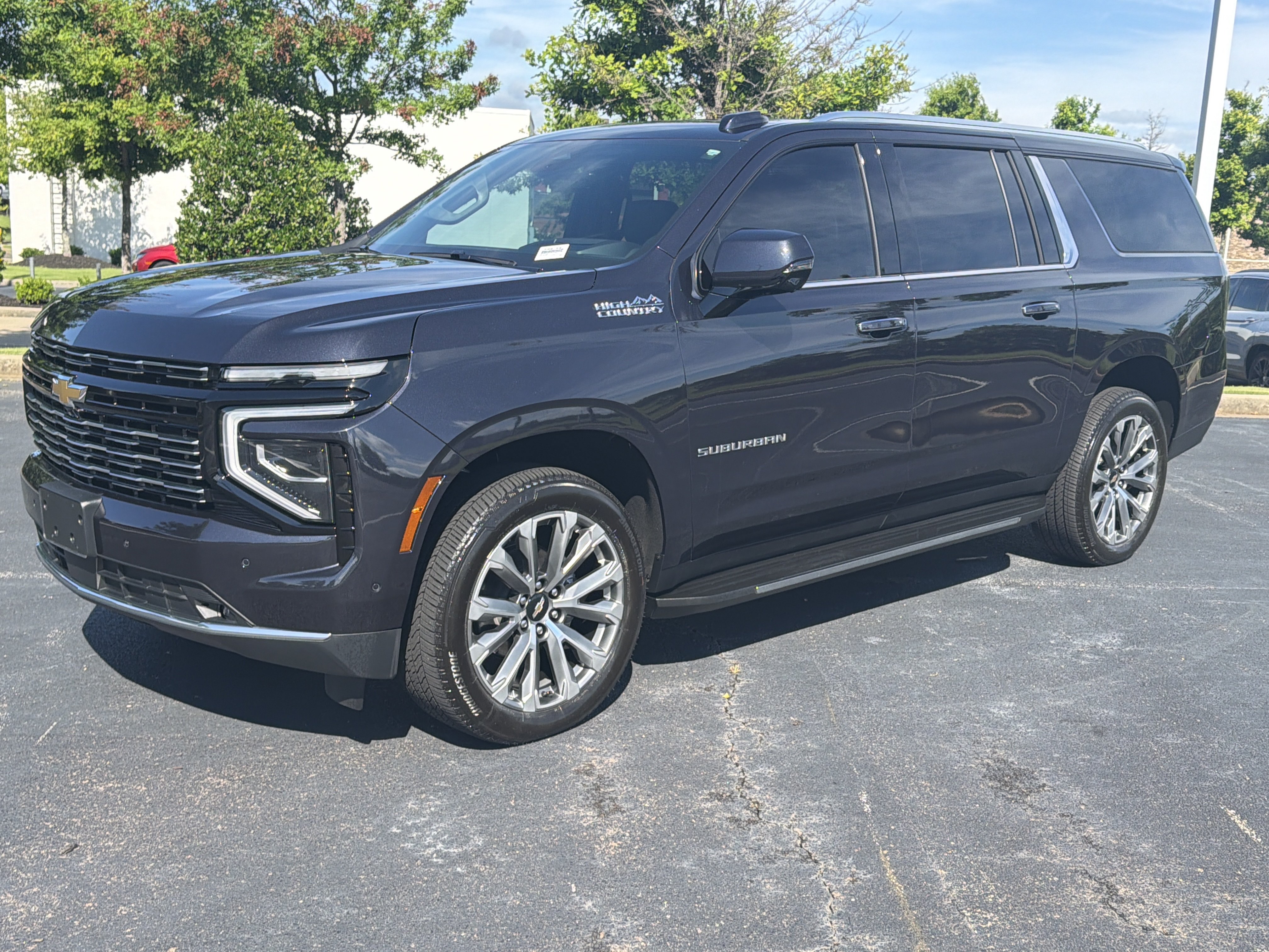 Used 2025 Chevrolet Suburban High Country w/ Sun And Tow Package AWD/4WD image 5