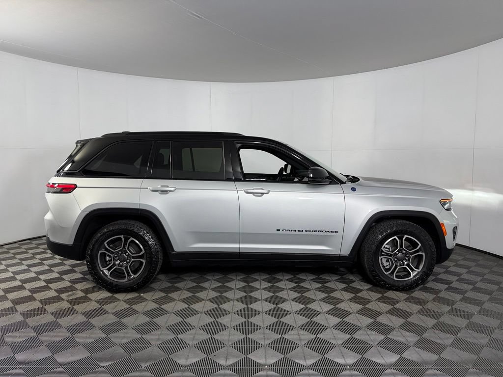 Used 2023 Jeep Grand Cherokee Trailhawk AWD/4WD image 6