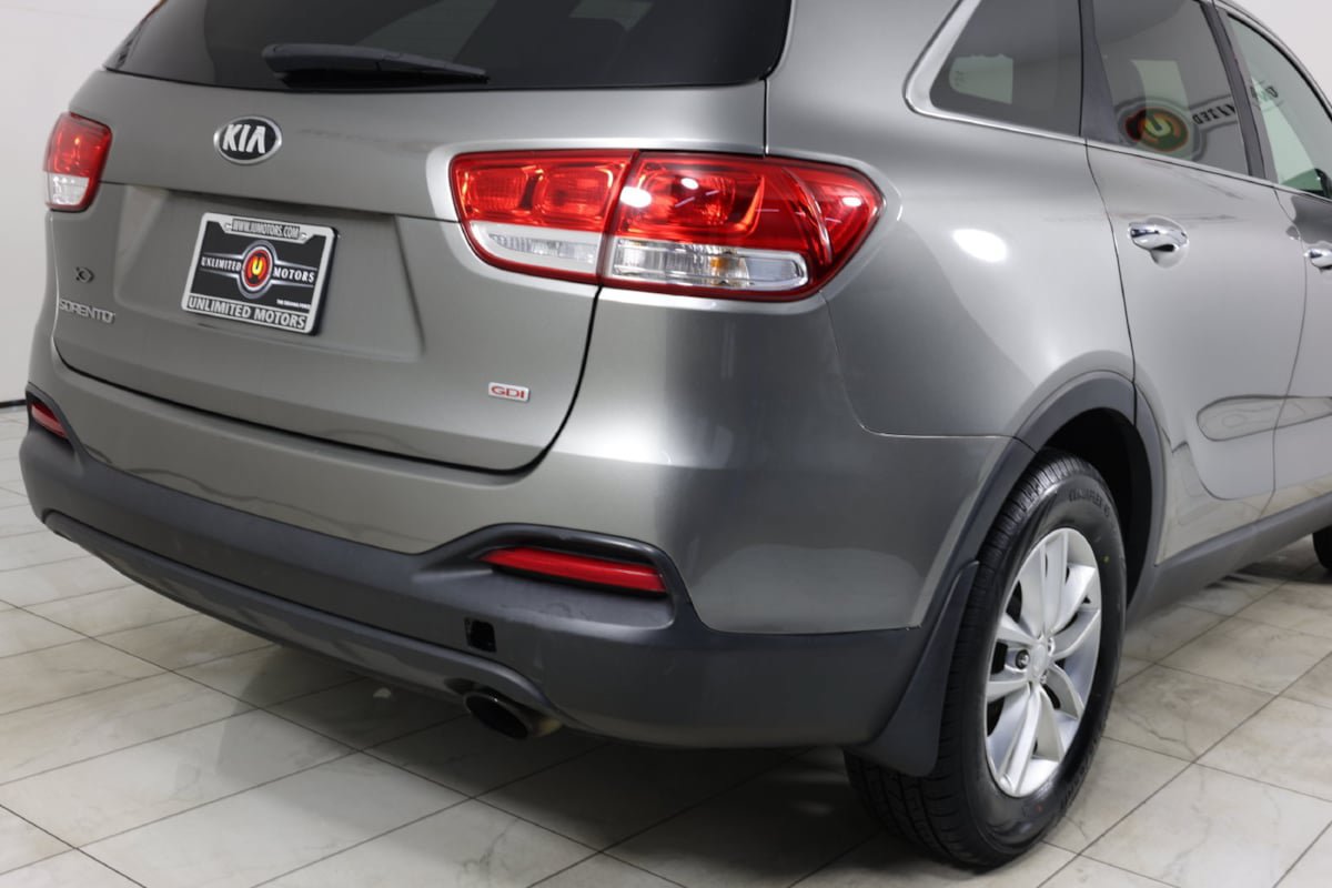 Used 2016 Kia Sorento L FWD image 37