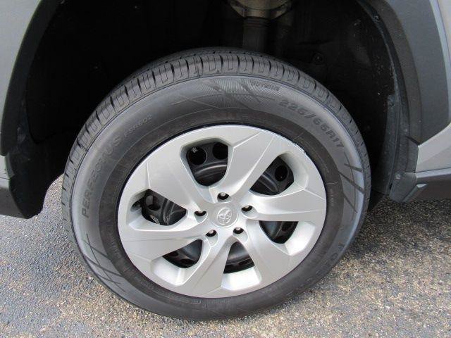 Used 2021 Toyota RAV4 LE AWD/4WD image 9
