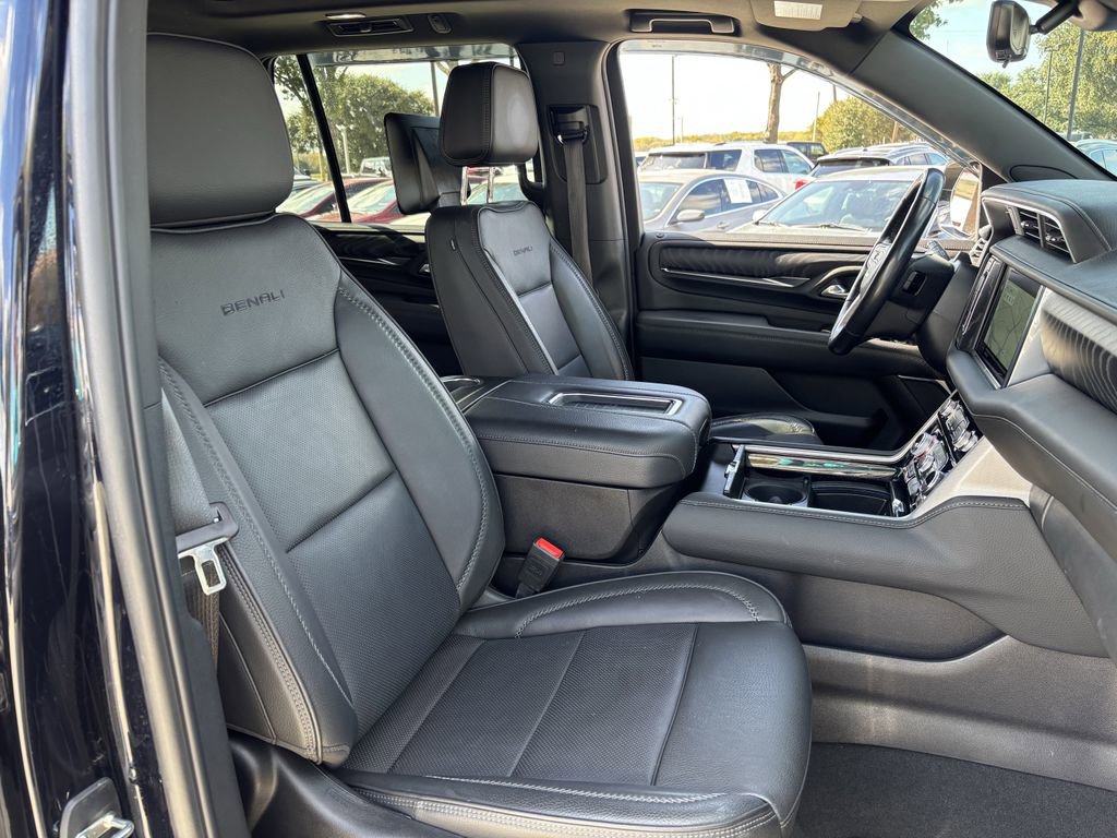 Used 2024 GMC Yukon Denali w/ Advanced Technology Package image 25